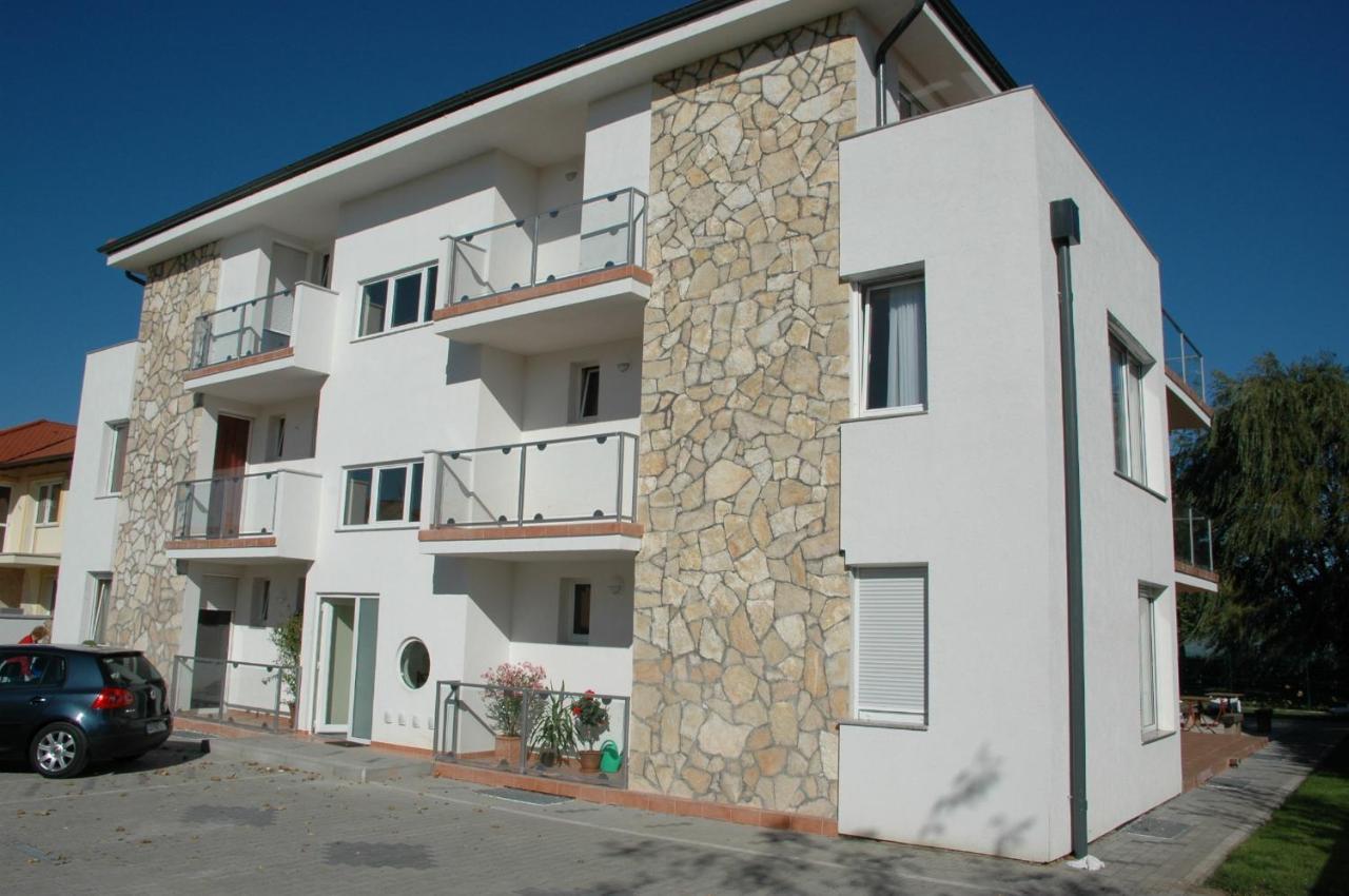 Gruber Apartman Siófok Esterno foto