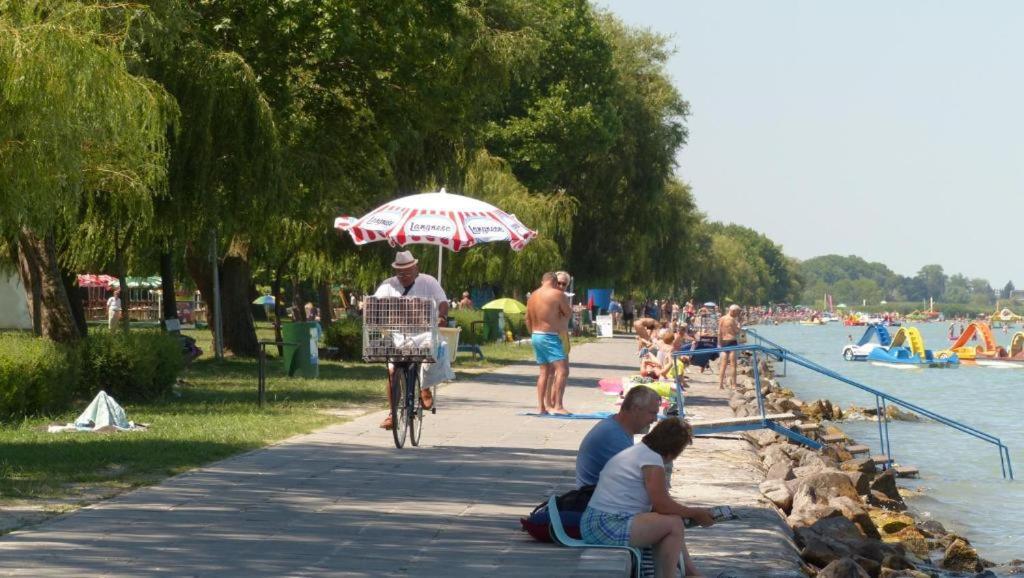 Gruber Apartman Siófok Esterno foto